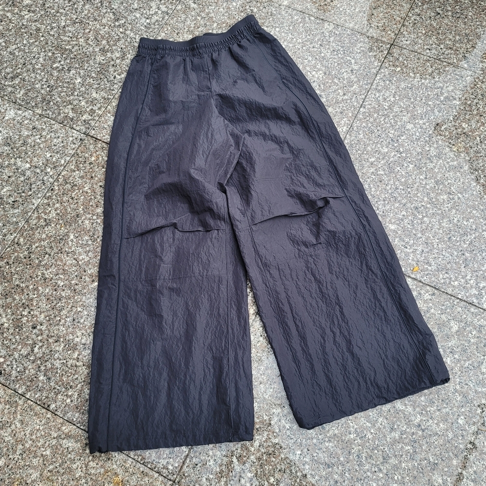Lululemon wideleg pants